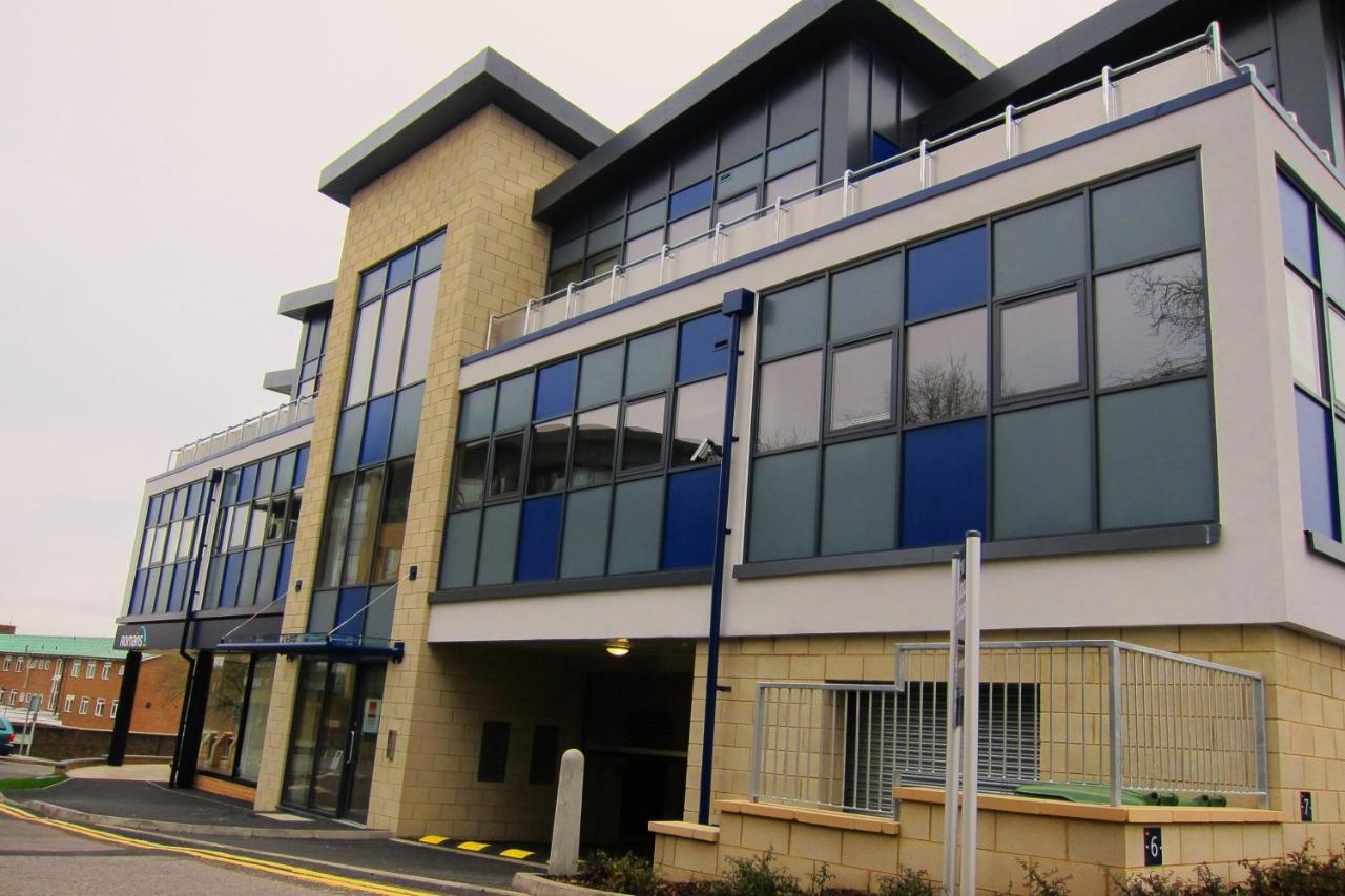 Room Space Service Apartments - New Manor House Bracknell Zewnętrze zdjęcie