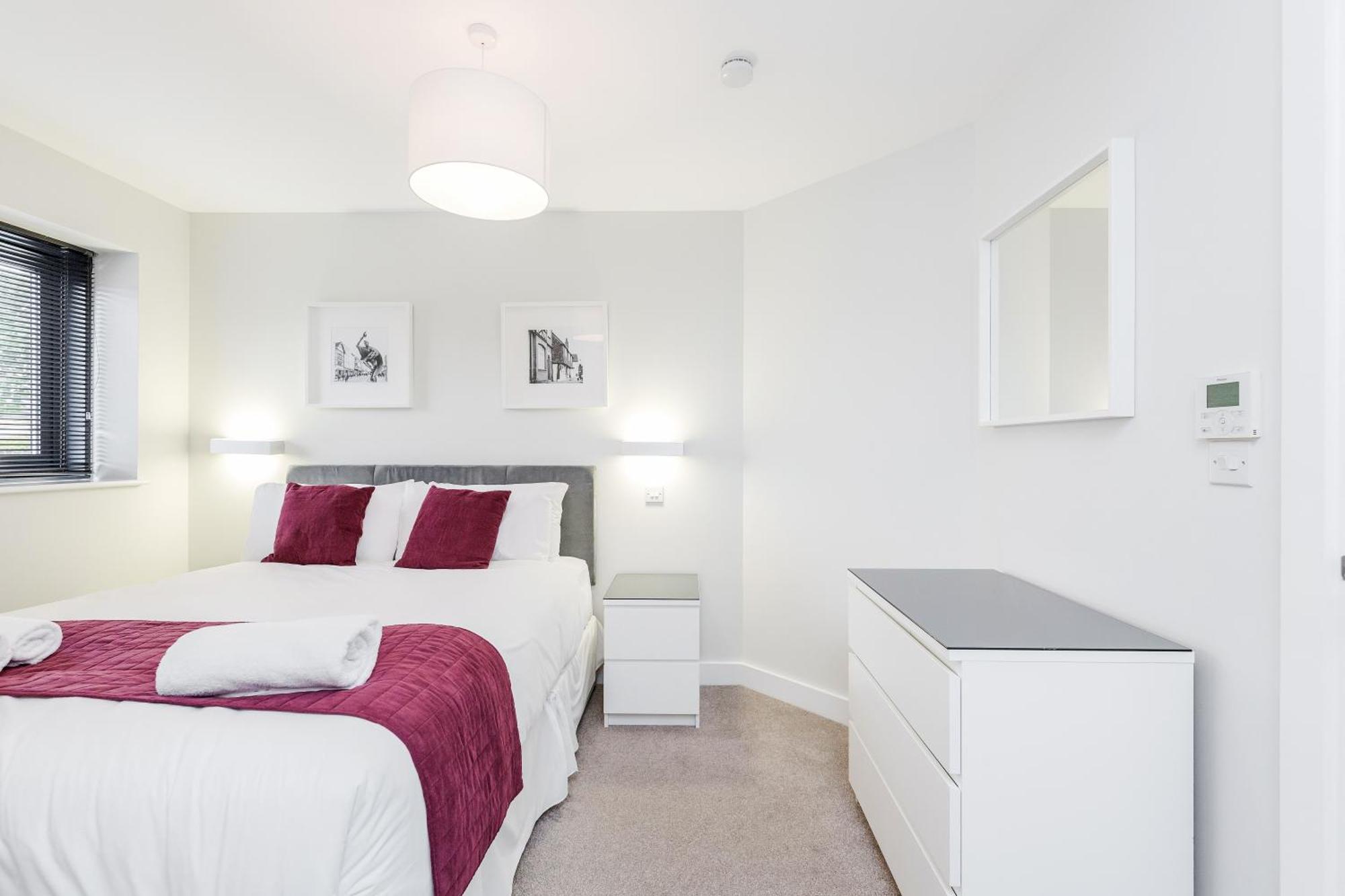 Room Space Service Apartments - New Manor House Bracknell Zewnętrze zdjęcie