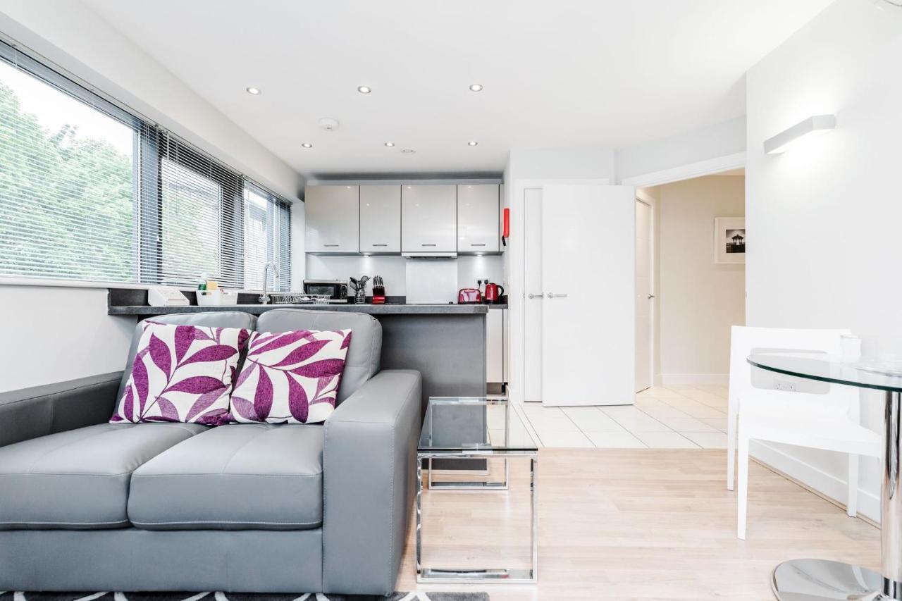 Room Space Service Apartments - New Manor House Bracknell Zewnętrze zdjęcie